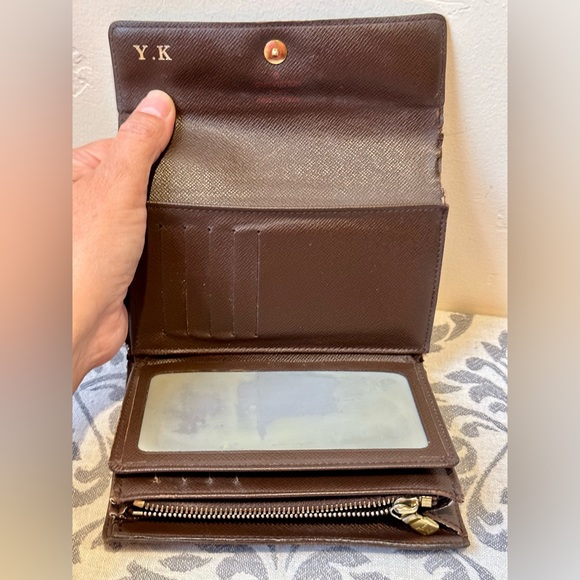 Louis Vuitton AUTHENTIC Damier Ebene Trifold Wallet - Picture 4 of 12